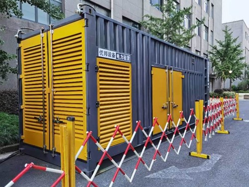 平度如何使用转速表检查发动机的转速？