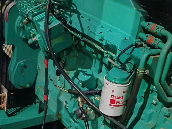 平度如何确定新的发电机组控制系统是否与原系统兼容？