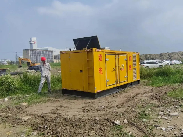 平度200KW柴油发电机机组每小时的油耗量受哪些因素影响？